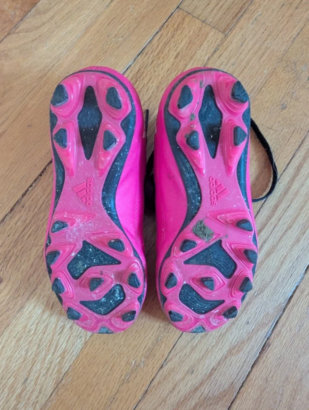 Adidas Hot Pink Girls Soccer Clears, Sz 11